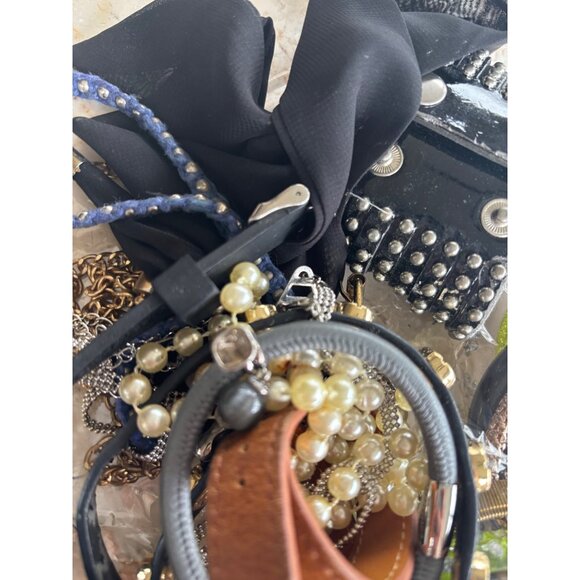 Mixed Jewelry Lot 14 Oz Assorted Bracelets & Necklaces With Beads Chains Leather - Picture 11 of 11